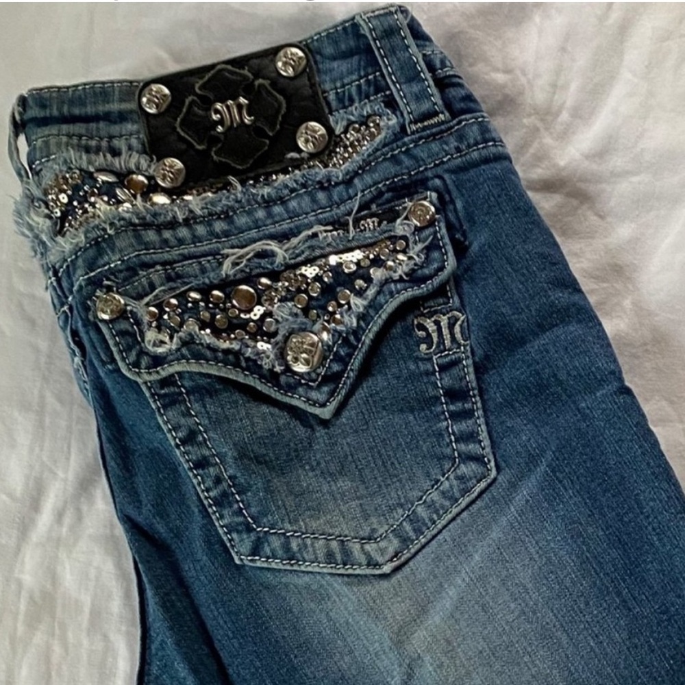 Miss Me Signature Bootcut Jeans                  Sz 29” X W, 31”L Lots of Bling!